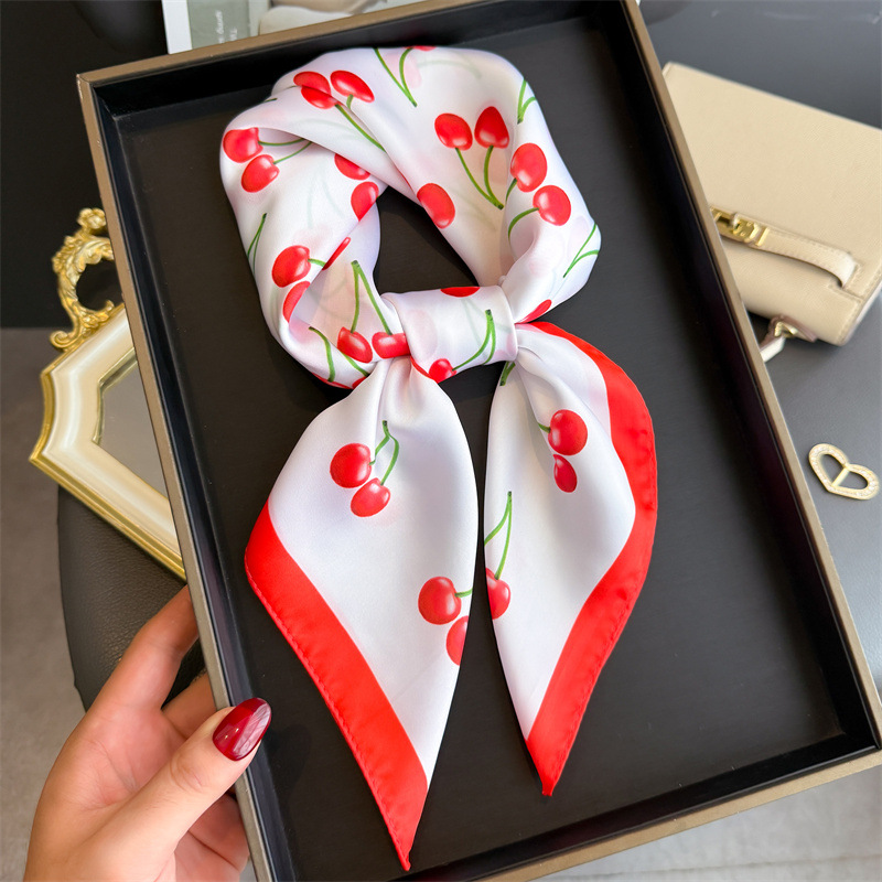Luksusowa Kwadratowa Satynowa  – Luxury Bags Cute recenzja i cena
